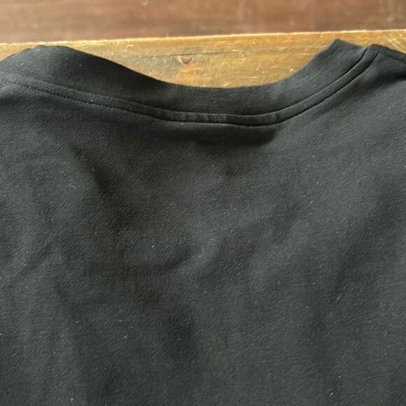 Black‎ Crewneck Stretch Top. Size Small. - Picture 6 of 7